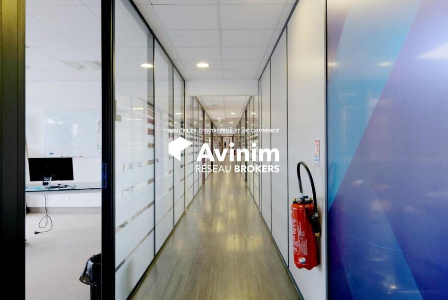 Office in Bezons to rent - Interior Photo - Image 2 of 3