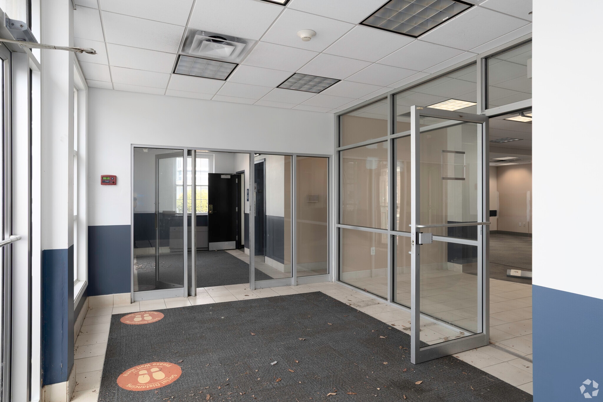 22 N Broad St, Woodbury, NJ to rent Interior Photo- Image 1 of 16