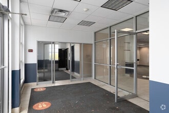 22 N Broad St, Woodbury, NJ to rent Interior Photo- Image 1 of 16