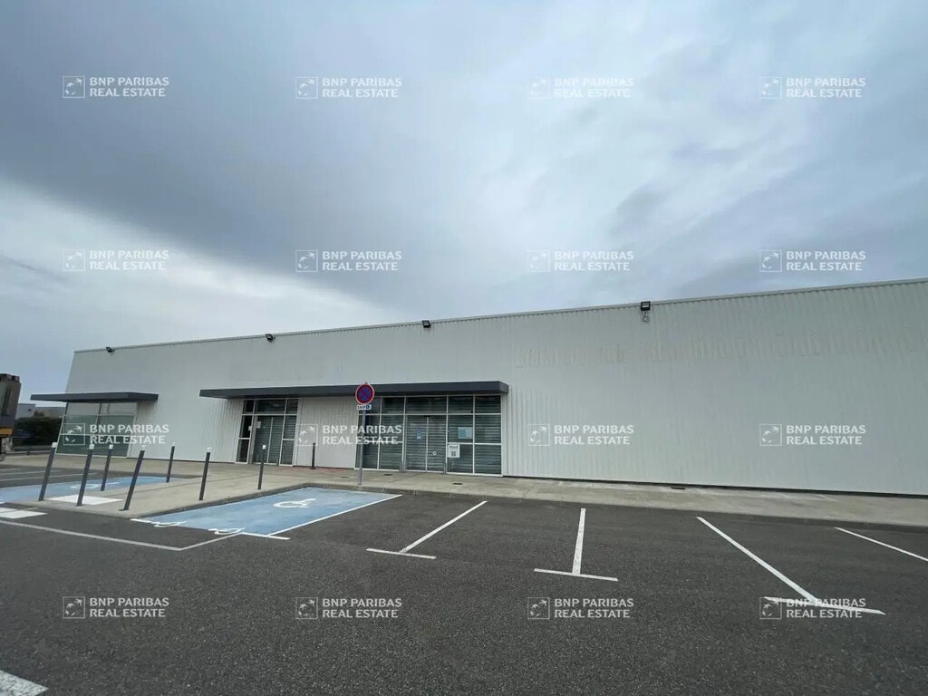 Location Local d'activités 2 889 m² - Photo 1