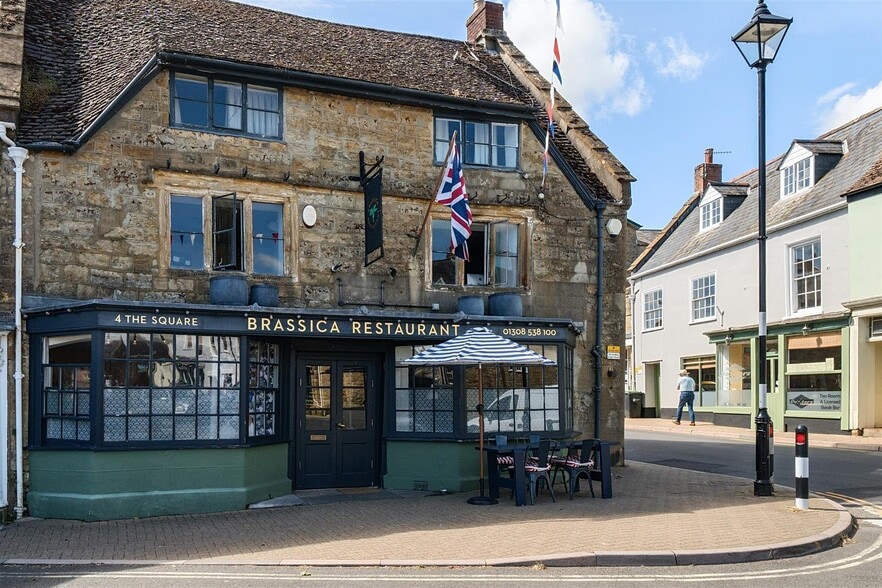 4 The Sq, Beaminster for sale - Building Photo - Image 3 of 15
