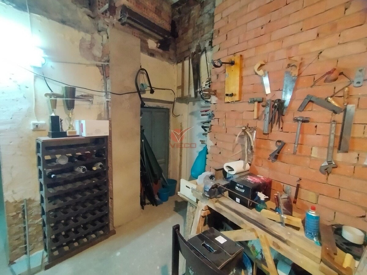 Cuenca, CUE 16004 -  -  - Interior Photo - Image 1 of 5