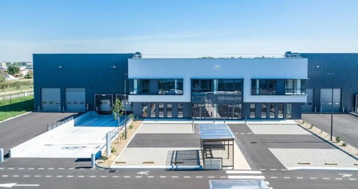 Office in Saint-Priest to rent Building Photo- Image 1 of 4