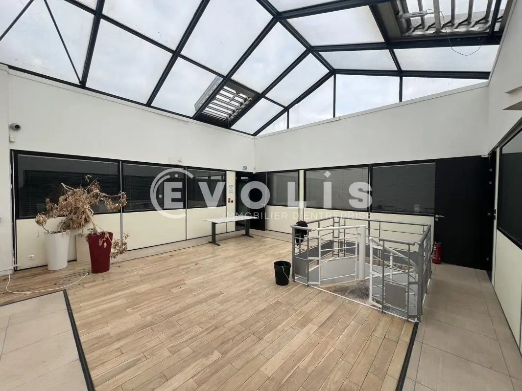 Light Industrial in Villiers-sur-Marne to rent Interior Photo- Image 1 of 15
