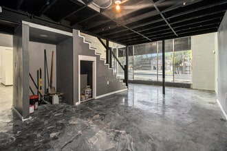 813 Hollywood Rd NW, Atlanta, GA to rent Building Photo- Image 1 of 4