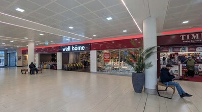 Broad St, Reading to rent Building Photo- Image 1 of 1