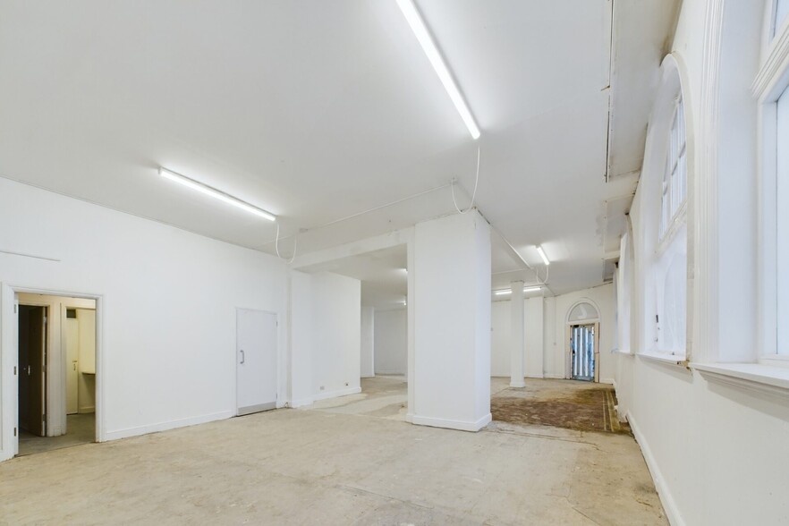 644-646 Old Kent Rd, London for rent - Interior Photo - Image 3 of 5