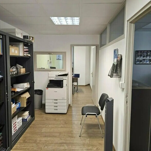 Office in Avignon to rent - Building Photo - Image 3 of 5