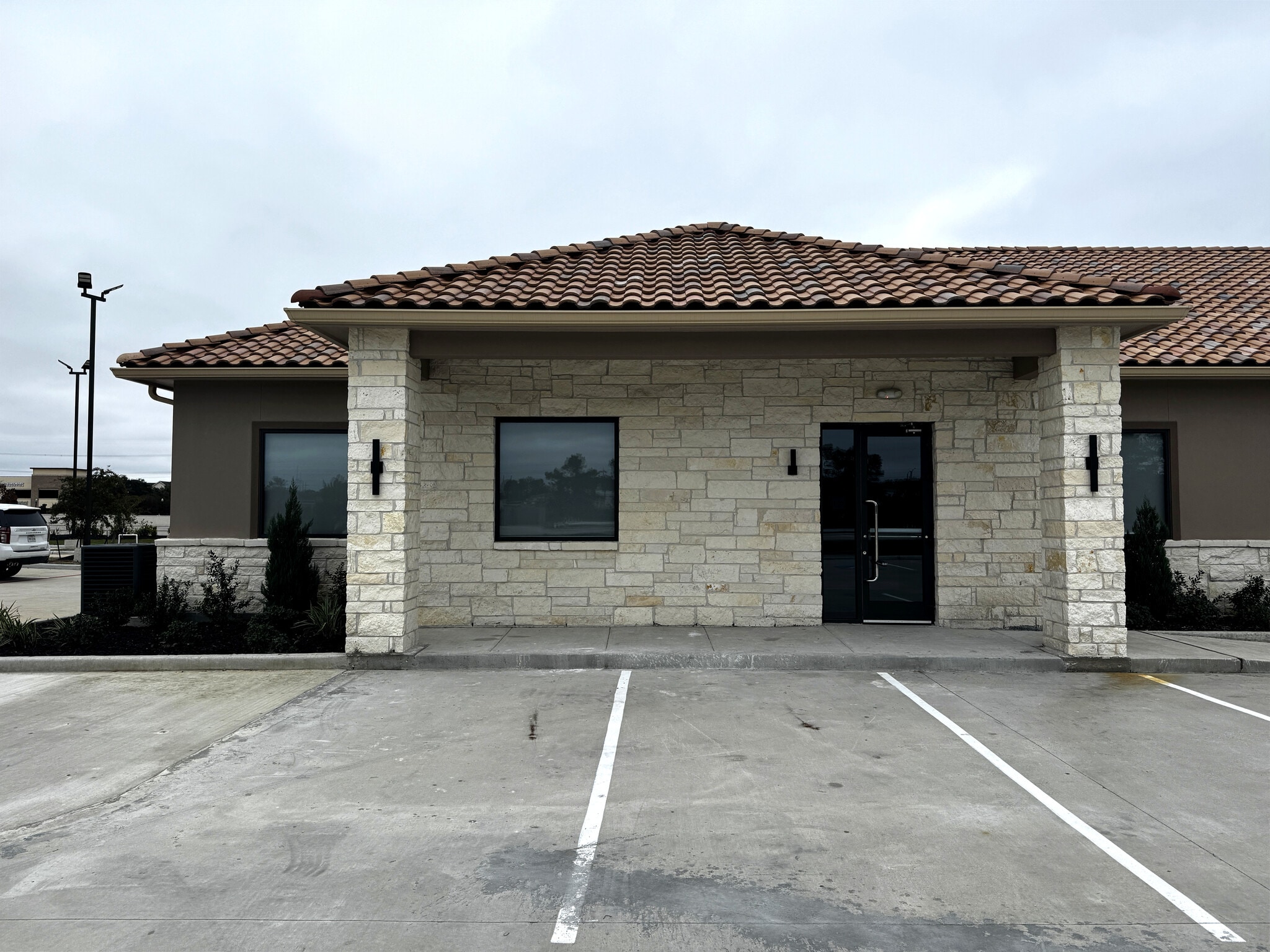 8525 N Sam Houston Pkwy E, Humble, TX to rent Building Photo- Image 1 of 20