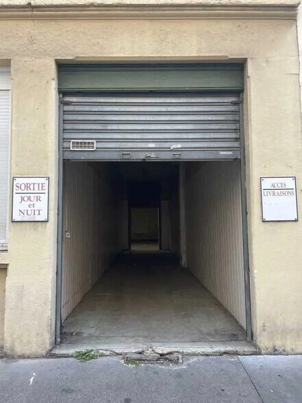 Light Industrial in Villeurbanne to rent - Building Photo - Image 3 of 6
