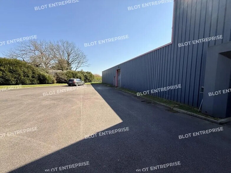 Light Industrial in Saint-Gilles for sale - Primary Photo - Image 1 of 5