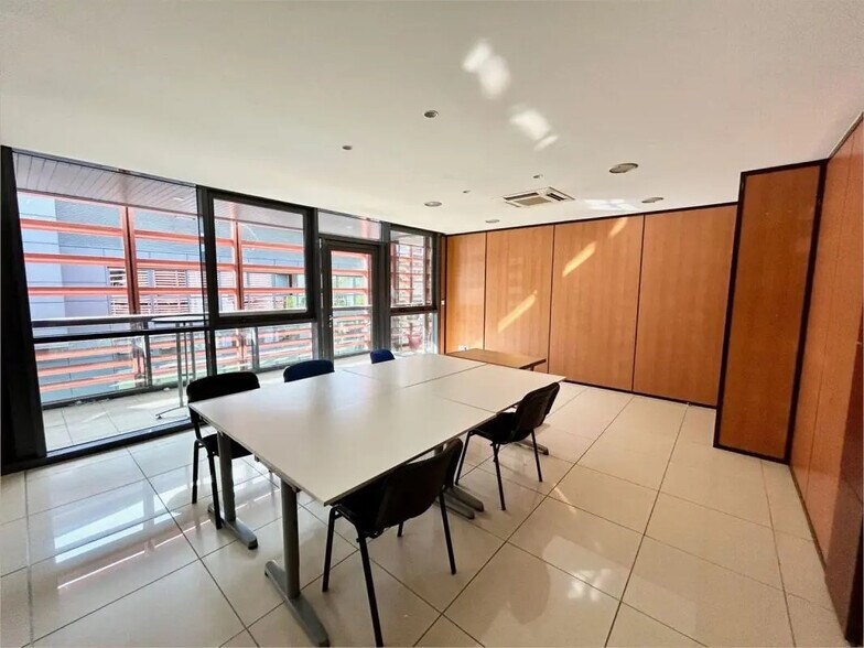 1 Rpt De Flotis, Saint-Jean to rent - Building Photo - Image 3 of 37