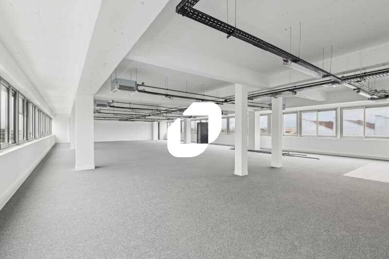 Office in Nanterre to rent Interior Photo- Image 1 of 13