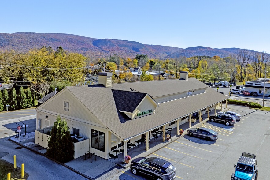 Equinox Square Shopping Center portfolio of 3 properties for sale on LoopNet.co.uk - Building Photo - Image 2 of 8