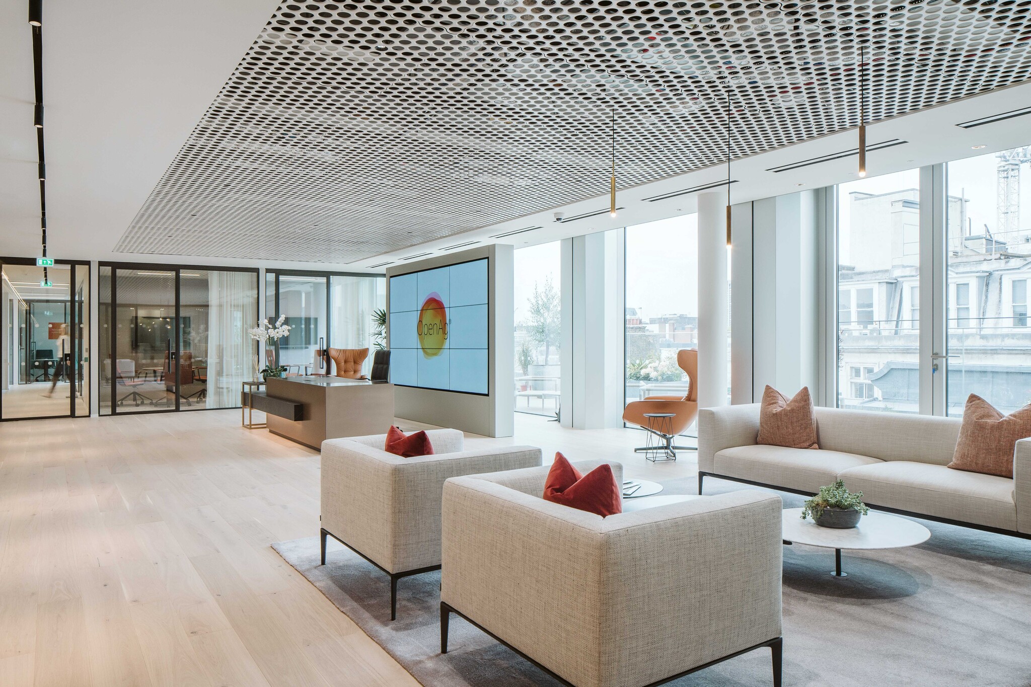 64-72 New Bond St, London to rent Interior Photo- Image 1 of 9