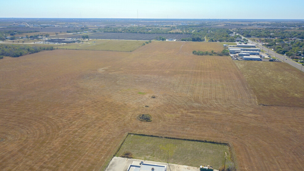 3701 and 3804 Rio Grande and Lone Tree, Victoria, TX for sale - Building Photo - Image 2 of 11