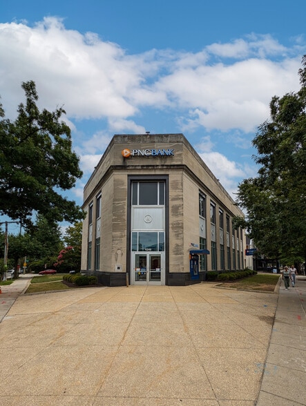 4249-4251 Wisconsin Ave NW, Washington, DC for sale - Building Photo - Image 1 of 7