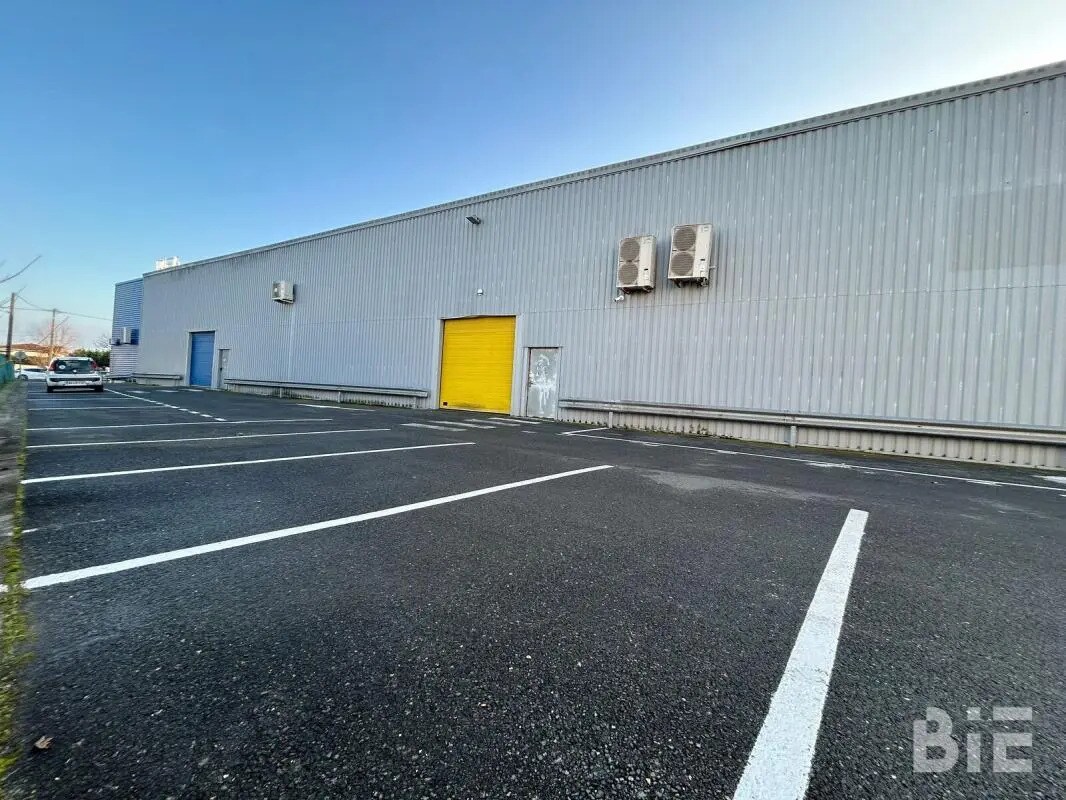 Light Industrial in Mérignac to rent Building Photo- Image 1 of 8