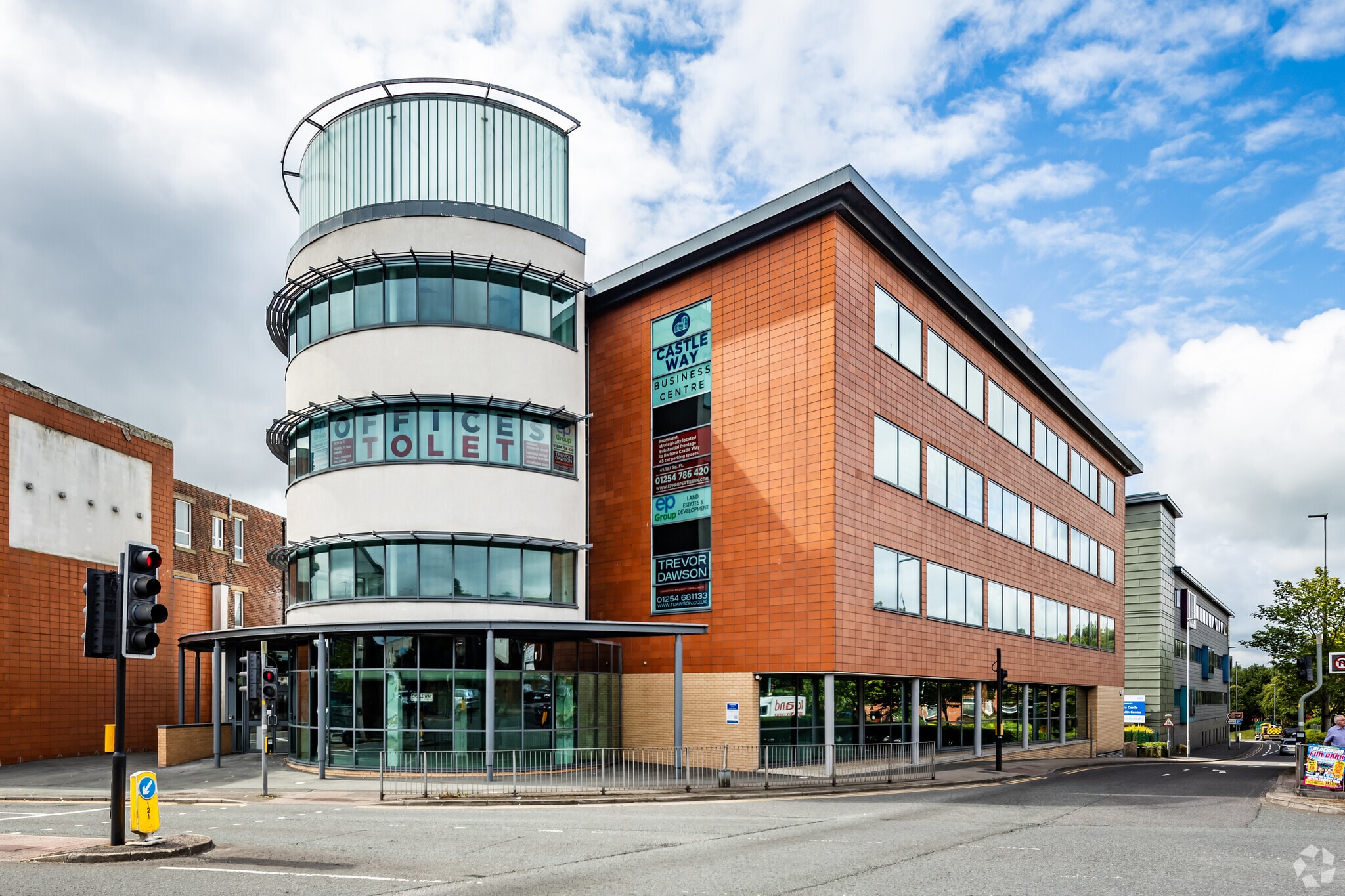 17 Preston New Rd, Blackburn to rent Building Photo- Image 1 of 5