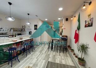 Retail in Cáceres, Cáceres to rent Interior Photo- Image 2 of 9