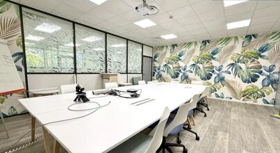 Office in Aix-en-Provence to rent Interior Photo- Image 1 of 12