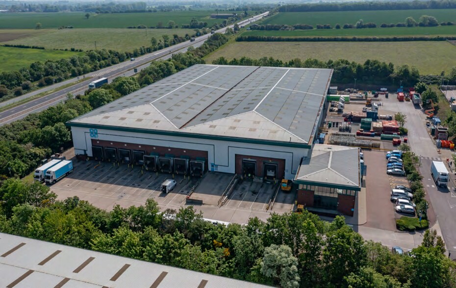 Cardinal Way, Godmanchester to rent - Building Photo - Image 2 of 4