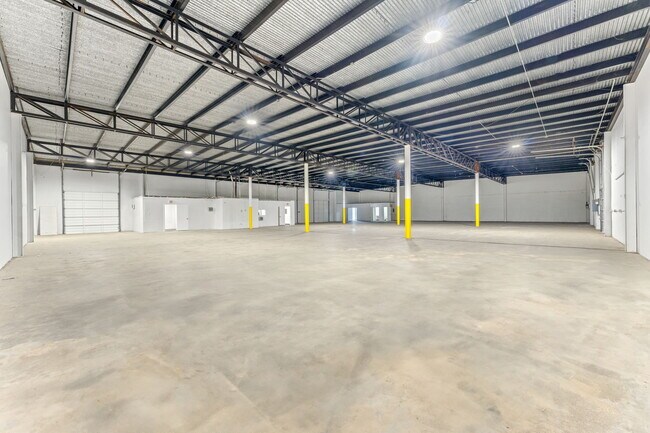 More details for 2402-2404 Blue Smoke Ct, Fort Worth, TX - Light Industrial, Industrial to Rent