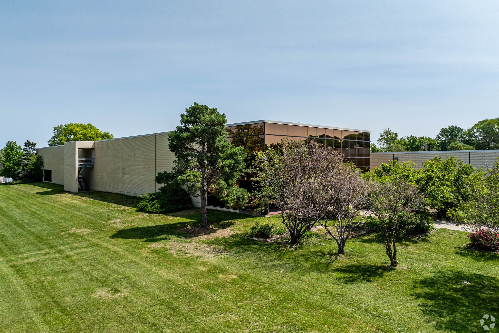 4700 S 19th St, Lincoln, NE to rent Primary Photo- Image 1 of 7