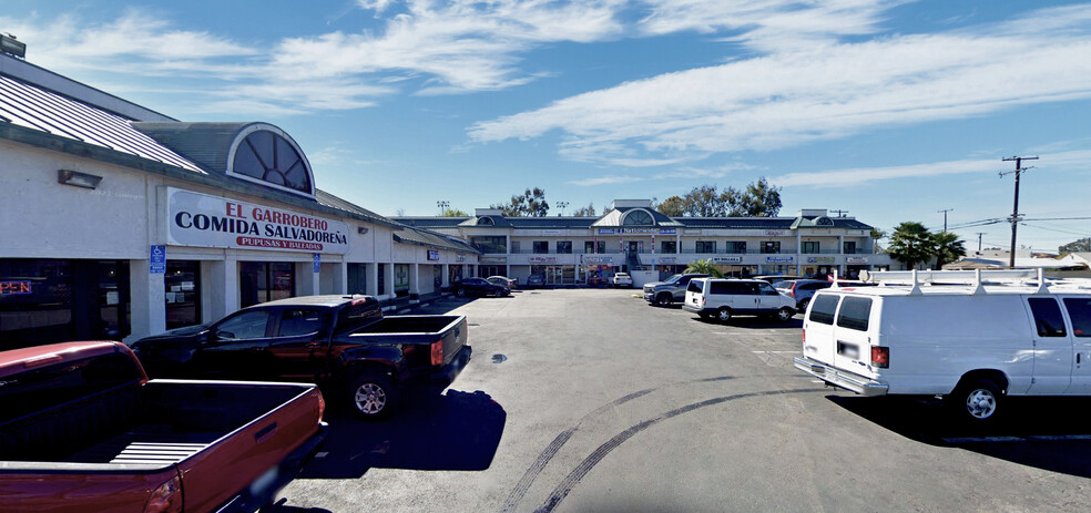 13032-13056 Valley Blvd, La Puente, CA for rent - Building Photo - Image 3 of 4