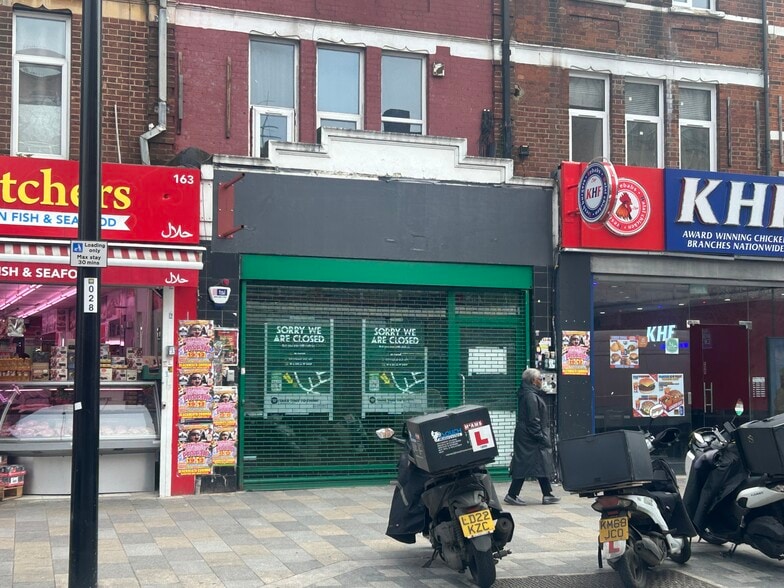 165 Lewisham High St, London to rent - Building Photo - Image 1 of 1