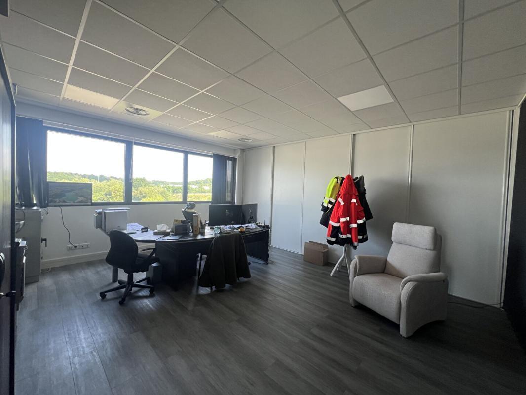 Industrial in Chasse-sur-Rhône to rent Interior Photo- Image 1 of 5