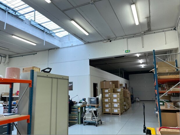 Industrial in Trappes to rent - Building Photo - Image 2 of 6