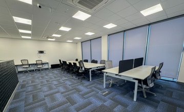 63-79 Blackburn Rd, Bolton to rent Interior Photo- Image 1 of 3