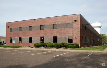 1160-1170 Red Fox Rd, Arden Hills, MN for rent Building Photo- Image 1 of 6