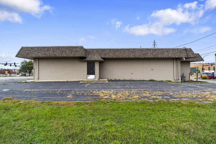 118 Commercial St, Waterloo, IA for rent - Building Photo - Image 2 of 6