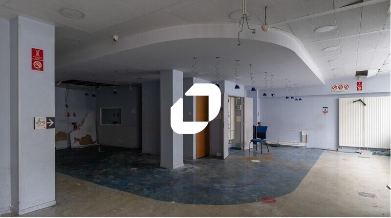 Office in Paris for sale - Interior Photo - Image 2 of 3