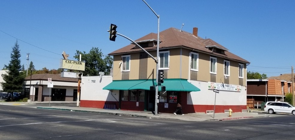 702 N California St, Stockton, CA for sale - Building Photo - Image 1 of 12