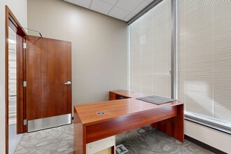 215 10th St, Des Moines, IA to rent Interior Photo- Image 2 of 3