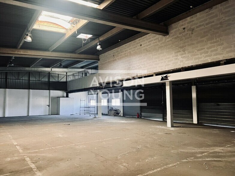 Industrial in Aulnay Sous Bois to rent - Interior Photo - Image 2 of 11