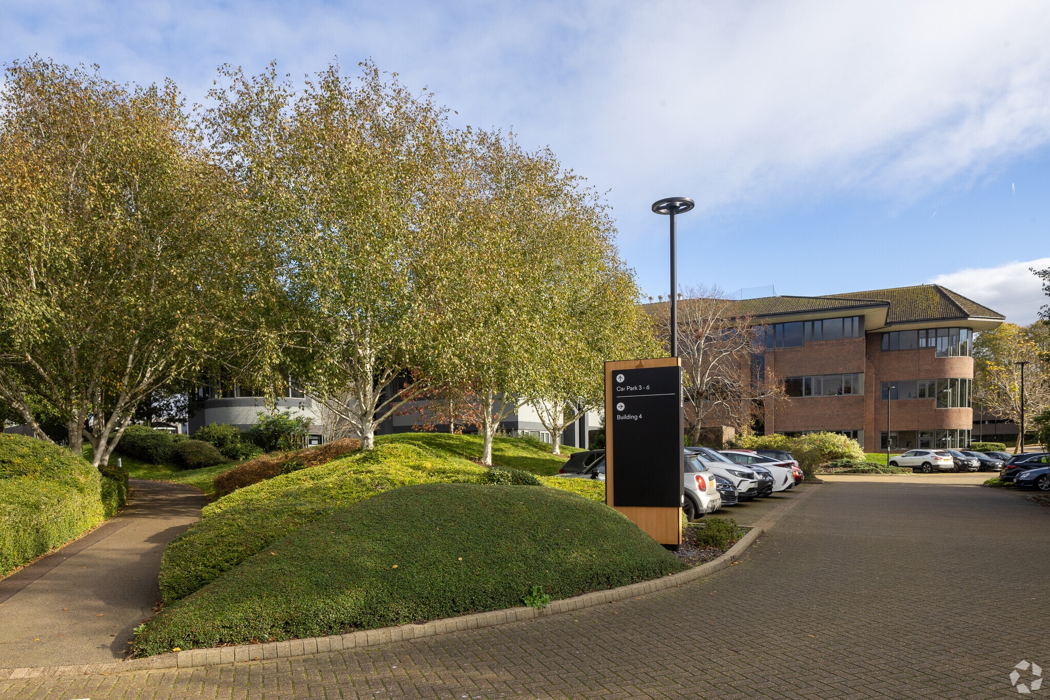 Hatters Ln, Watford to rent Primary Photo- Image 1 of 13