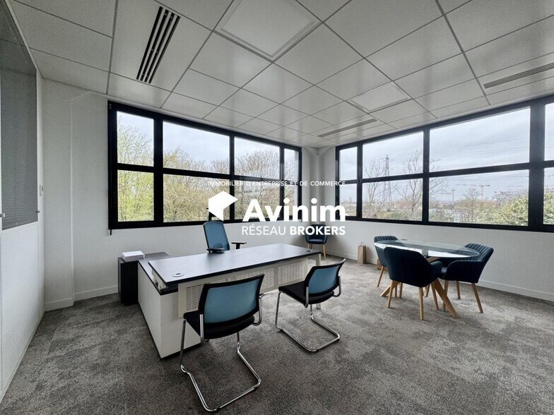 Office in Gennevilliers to rent - Interior Photo - Image 1 of 5