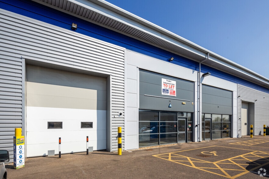 Bell Green, London to rent - Primary Photo - Image 1 of 11