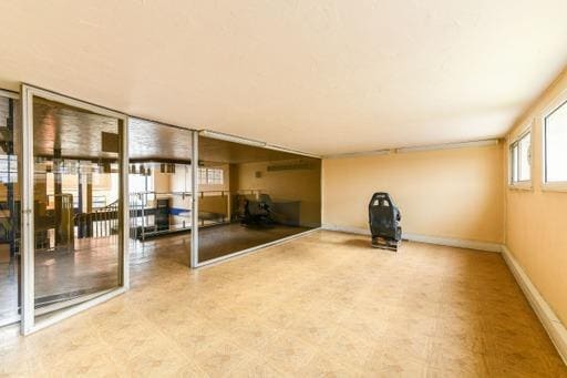 Retail in Paris for sale - Interior Photo - Image 3 of 8