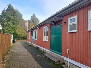 8 Blind Ln, Wimborne to rent Building Photo- Image 2 of 3