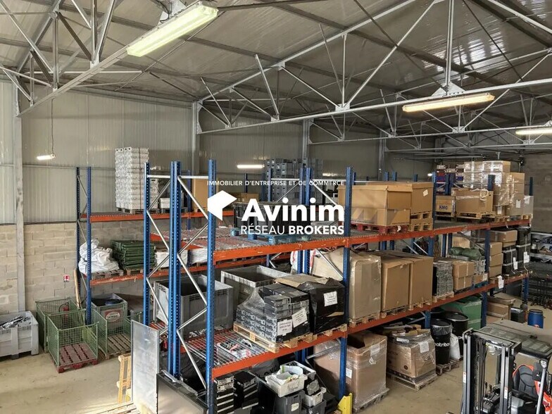 Industrial in Vitrolles to rent - Interior Photo - Image 3 of 6