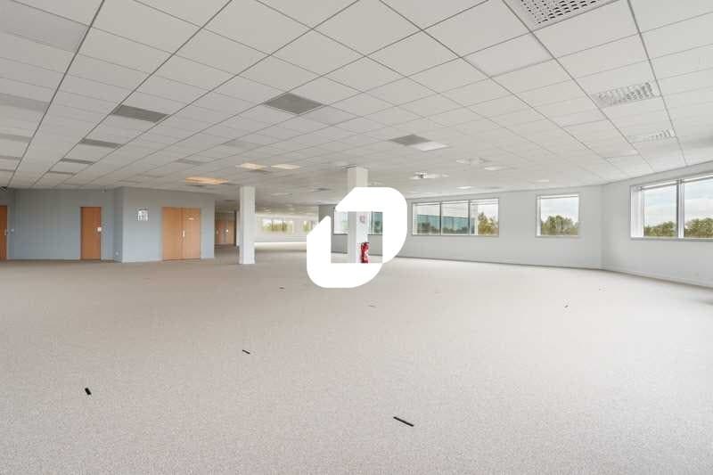 Avenue Des Nations, Villepinte to rent - Interior Photo - Image 3 of 13