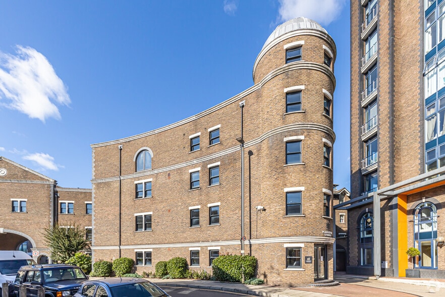 Coral Row, London to rent - Primary Photo - Image 1 of 9