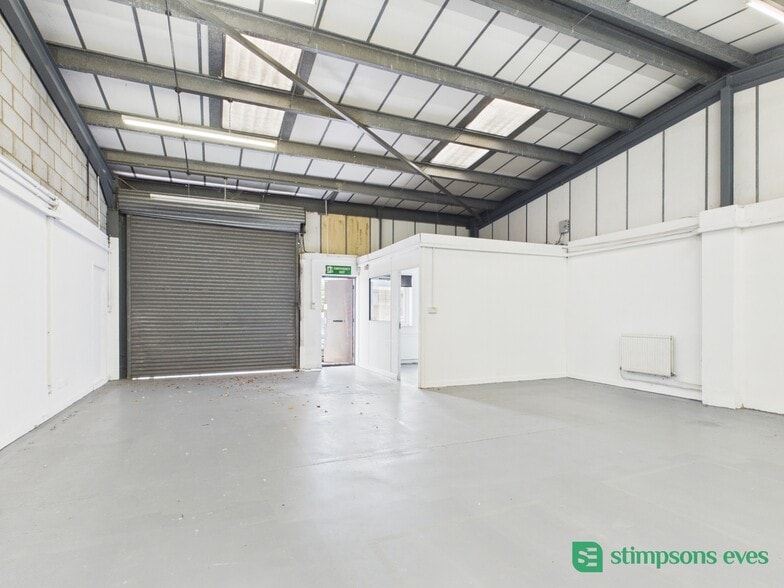 14-22 Singer Way, Kempston to rent - Building Photo - Image 2 of 10