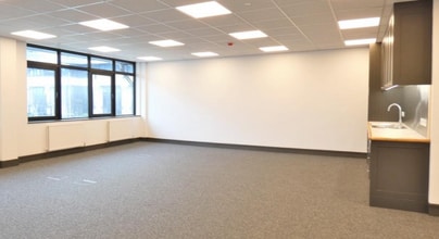 1-7 Ryan Dr, Brentford to rent Interior Photo- Image 2 of 4