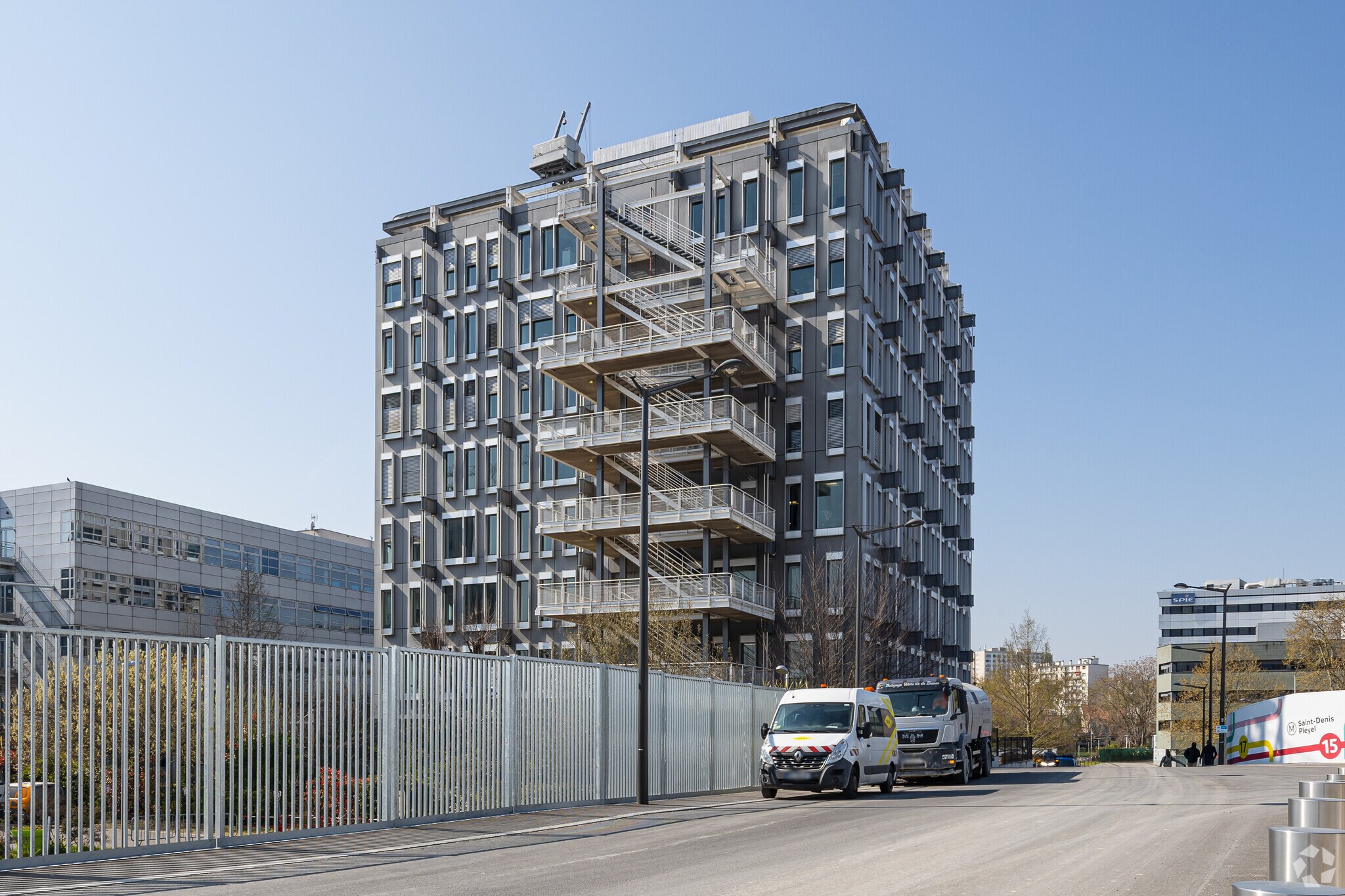 39-53 Boulevard Ornano, Saint-Denis to rent Primary Photo- Image 1 of 4